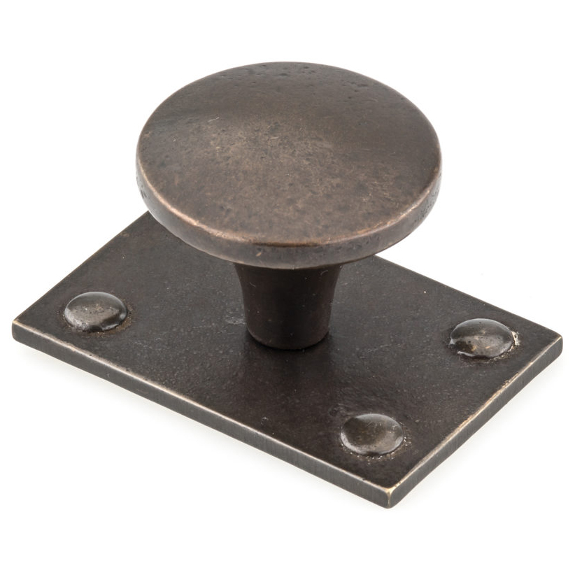 product: Richelieu Traditional Knob, 1-1/2