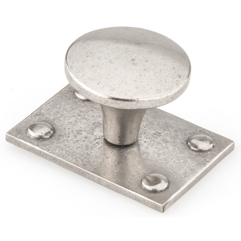 product: Richelieu Traditional Knob, 1-1/2