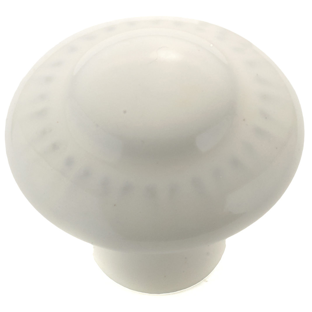 product: Richelieu Traditional Knob, 1-3/8