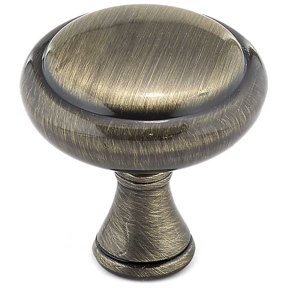 product: Richelieu Traditional Knob, 1-1/4