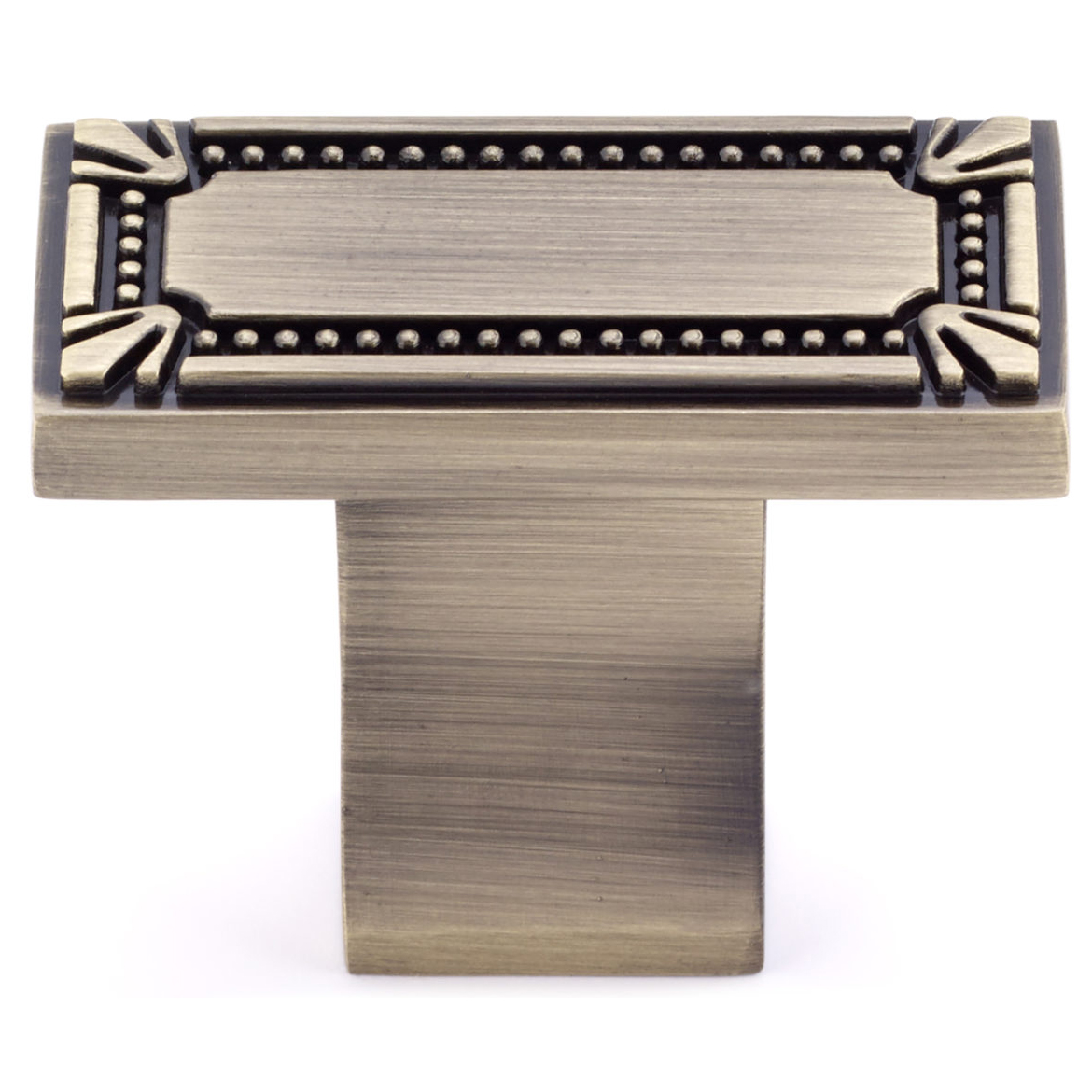 product: Richelieu Traditional Knob, 1-11/16