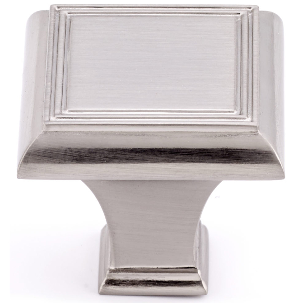 product: Richelieu Traditional Knob, 1-3/8