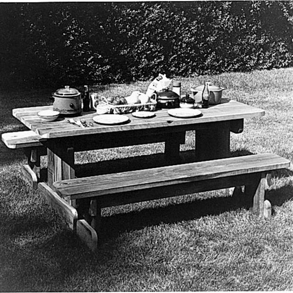 Woodworking Project Paper Plan To Build Redwood Picnic Table, Plan No. 669