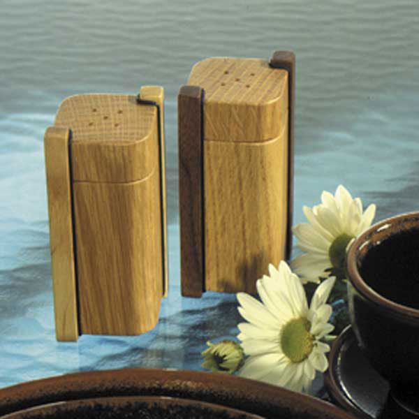 Woodworking Project Paper Plan To Build Salt & Pepper Shakers