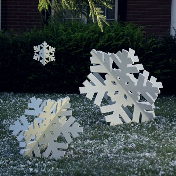 product: Wood Magazine Woodworking Project Paper Plan to Build Super-Sized Snowflake Trio shown